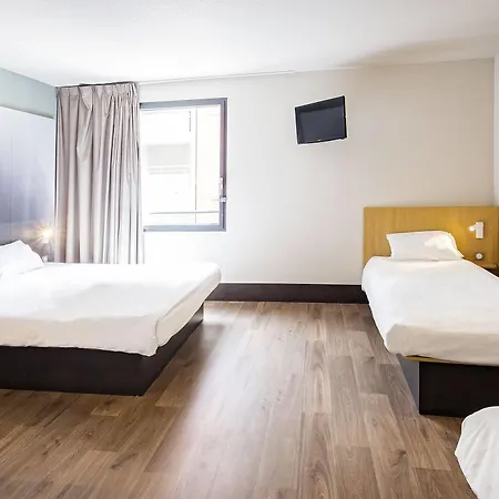 Hotell Centre Canal Du Midi 3*